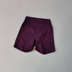 Conjunto Halter Seamless Atravex™ con Shorts Cintura Alta Acanalados – Definición y Soporte en Movimiento