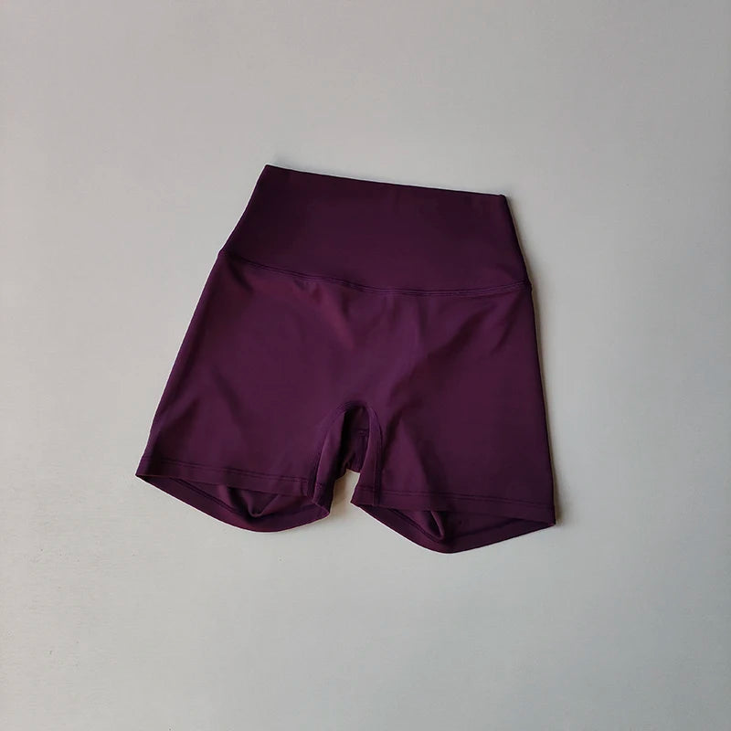 Conjunto Halter Seamless Atravex™ con Shorts Cintura Alta Acanalados – Definición y Soporte en Movimiento