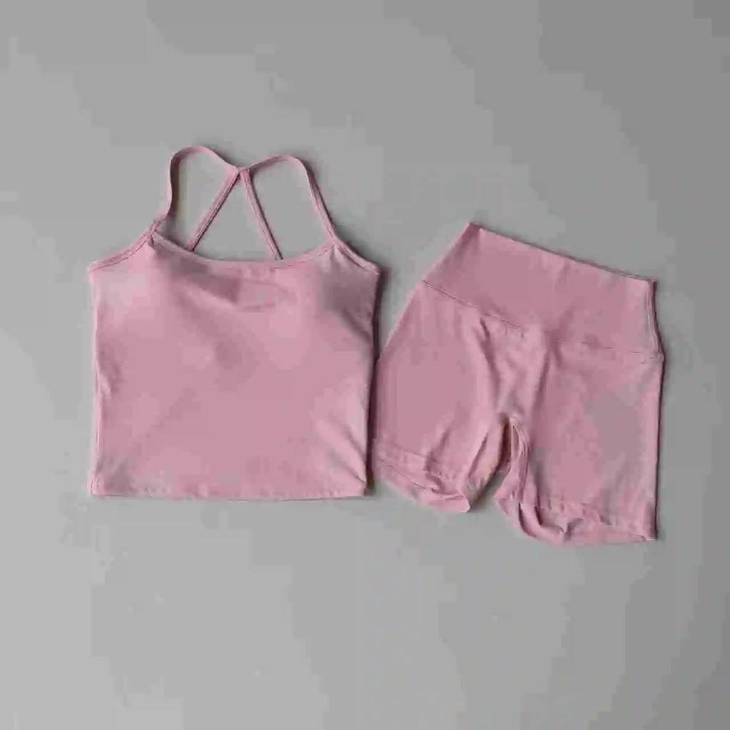 Conjunto Halter Seamless Atravex™ con Shorts Cintura Alta Acanalados – Definición y Soporte en Movimiento